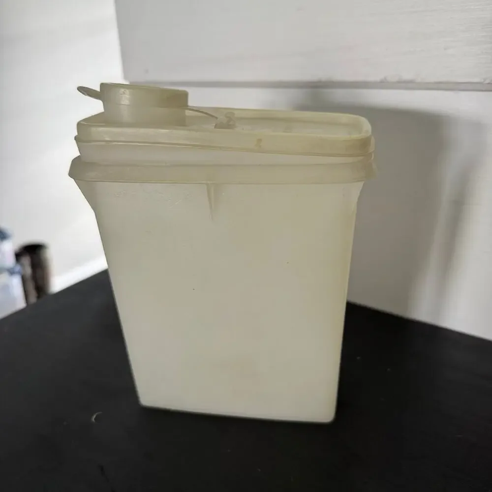 Vintage Tupperware Store & Pour Storage Container